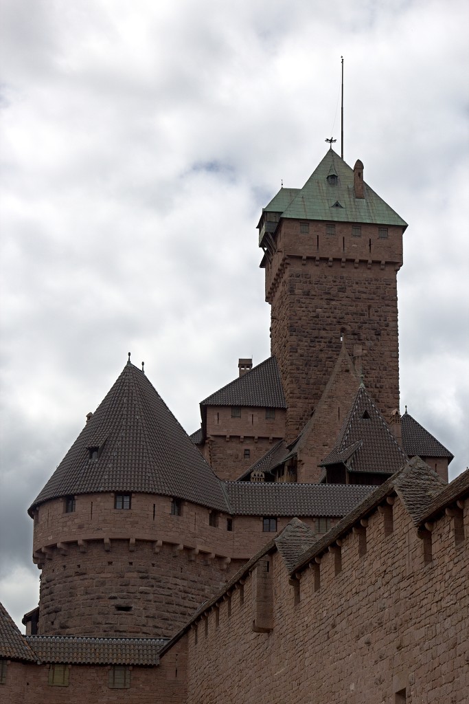 chateau koenigsbourg koenigsburg kasteel burcht hdr orschwiller elzas vogezen france frankrijk fort